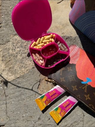 🍍 Zhubni a omládni – i na cestách! Slim Extreme Collagen s příchutí pravého ananasu je tvoje každodenní dávka krásy a...