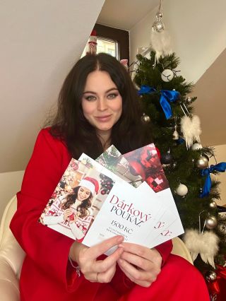 Dárek, který stihne dorazit i na Vánoce pod stromeček ? 🎄✨ Dárkový poukaz je ideální last-minute dárek, když nechceš...
